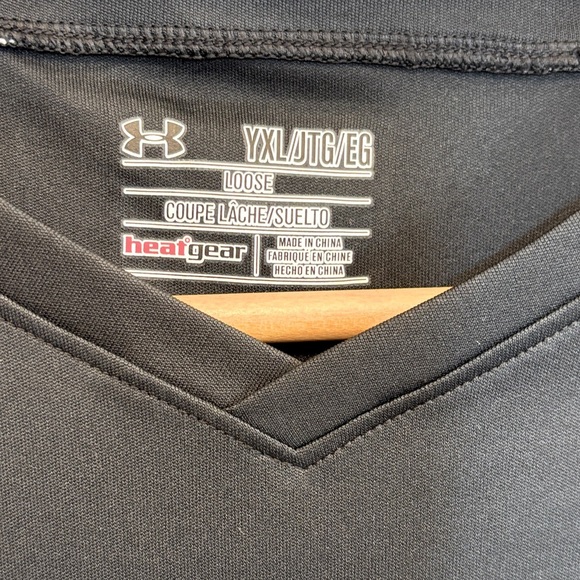 Under Armour Black and White Short Sleeve Tee - Picture 3 of 4